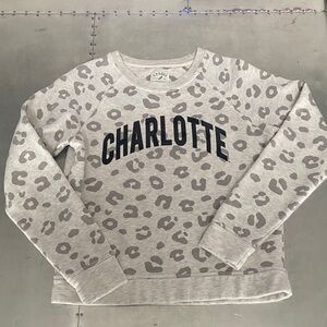 Charlotte Sweatshirt Size M